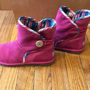 Authentic UGG  girls boots , size 5, new